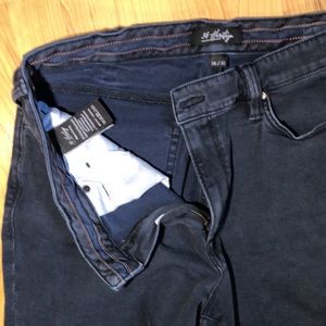 34 Heritage Charisma